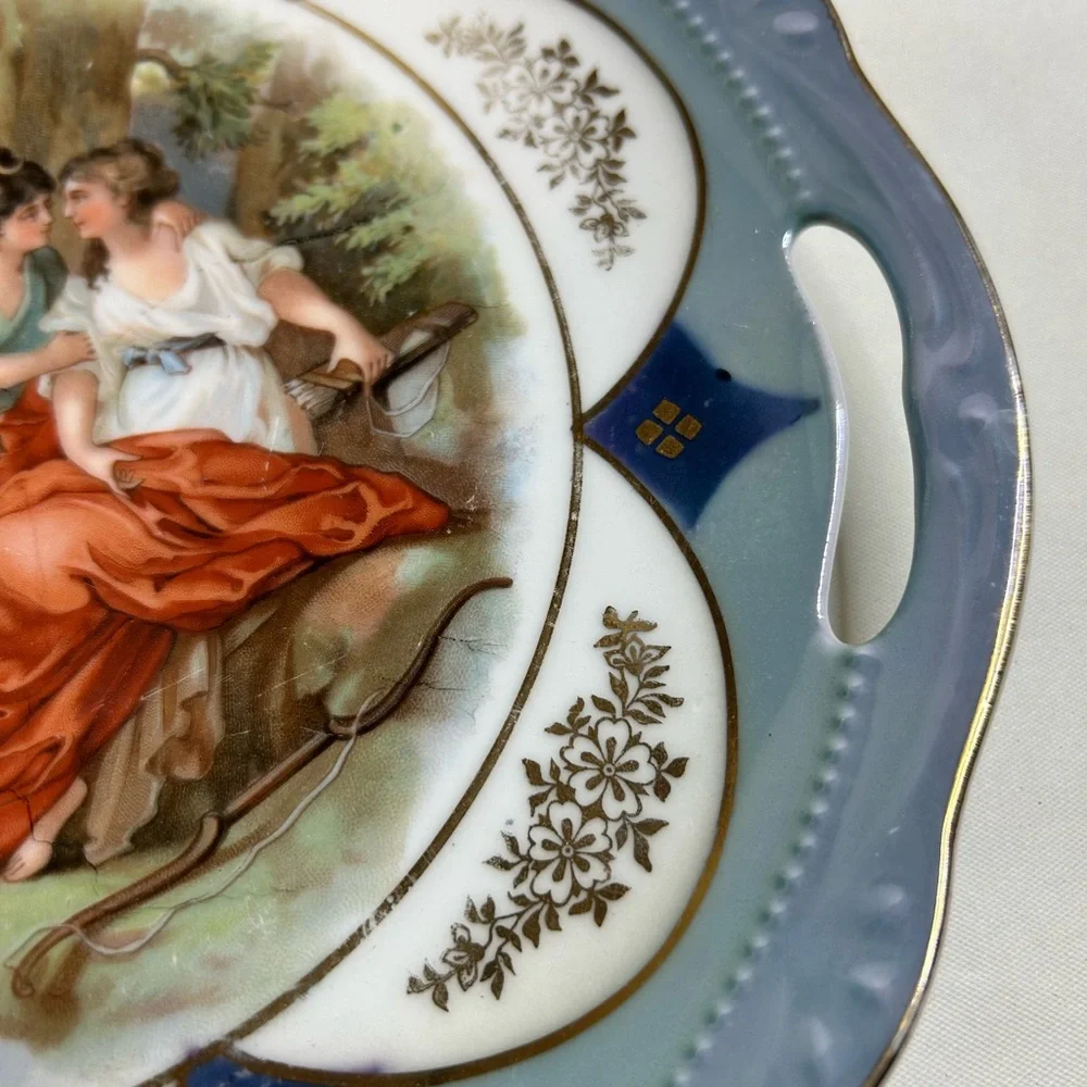 Elegant Porcelain Decorative Plate with Classical Scene